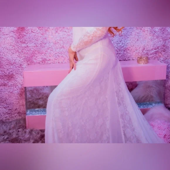 Ark & Co. Long Sleeve Floral Wedding Dress with Train | US Size S - Picture 13 of 13